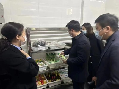 加大督導檢查力度，推動食品安全“兩個責任”落地落實